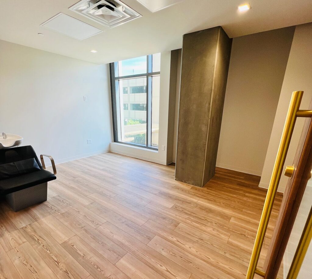 booth rental vs salon suites guide for beauty professionals in Fort Worth dallas, frsico area