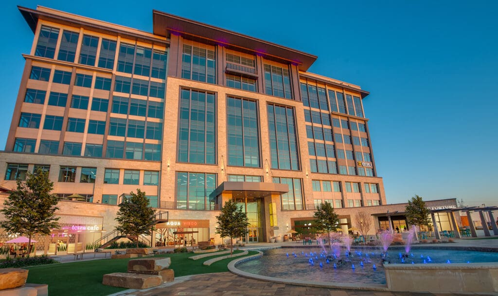 When starting you beauty business, its hard to decide whether to go solo practice or opt for a shared space. The business model varies and will require a different setup to start. Cachet Salons & Spa is the top rated Lewisville shared suite and Fort Worth salon suites. Hair salon suites for rent in Lewisville, lewisville salon suites, salon suites near carrollton. 