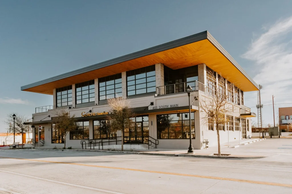 Explore the gold standard in Dallas-Fort Worth salon studios with Cachet Salons & Spa's luxury salon suites. Beauty Entrepreneur can rent our Fort Worth salon suites to run their individual beauty business. Lewisville salon suites, Fort Worth salon suites, salon studios near Westover.